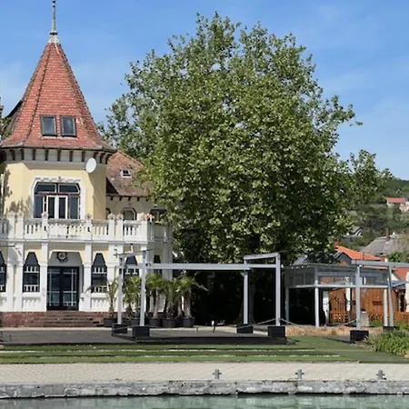 Káli Retreat